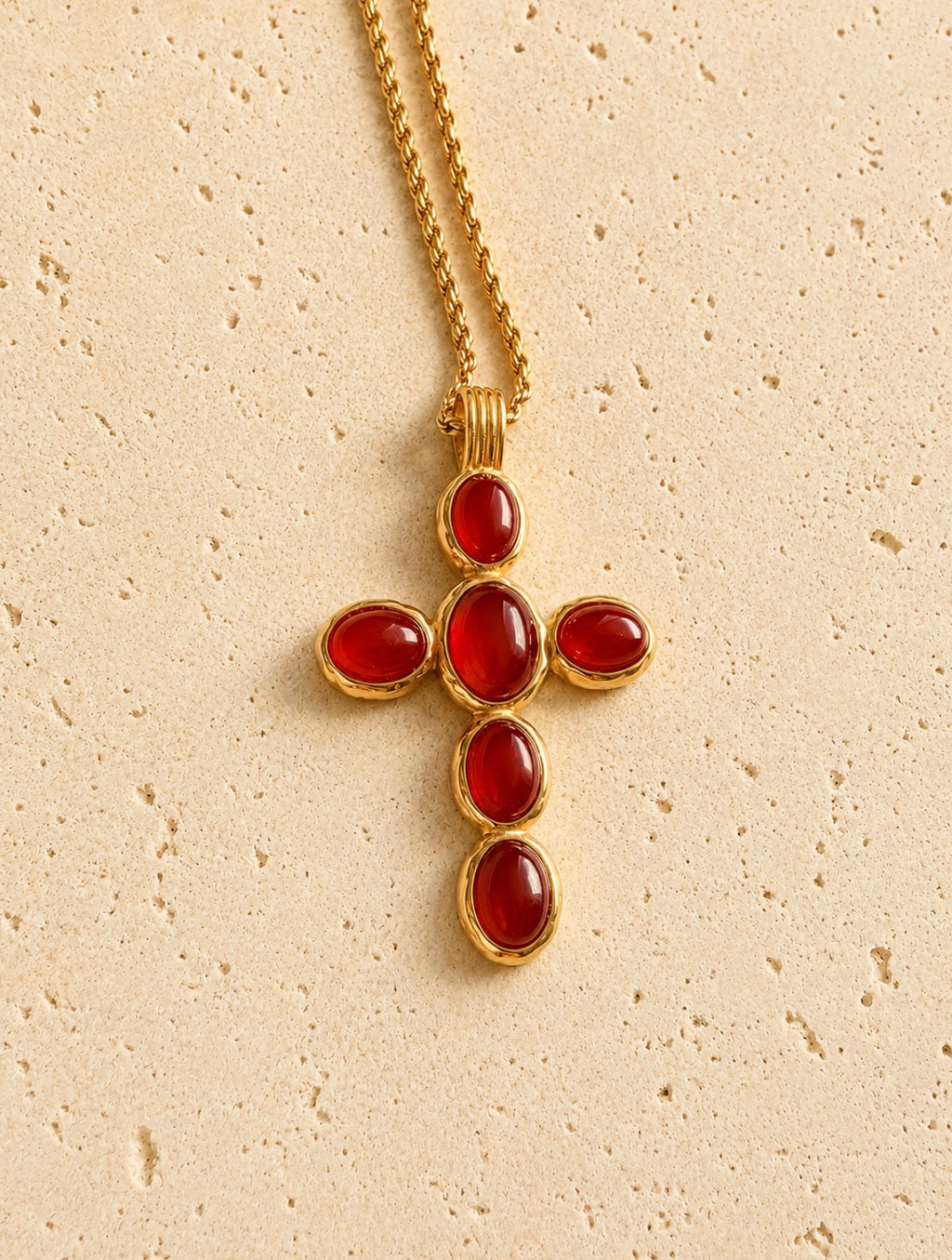 Carmesí Cross Necklace